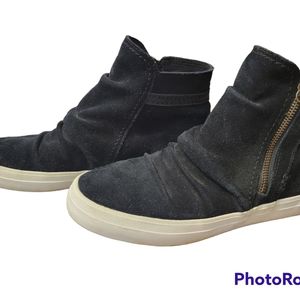 Sperry black boots size 9  women